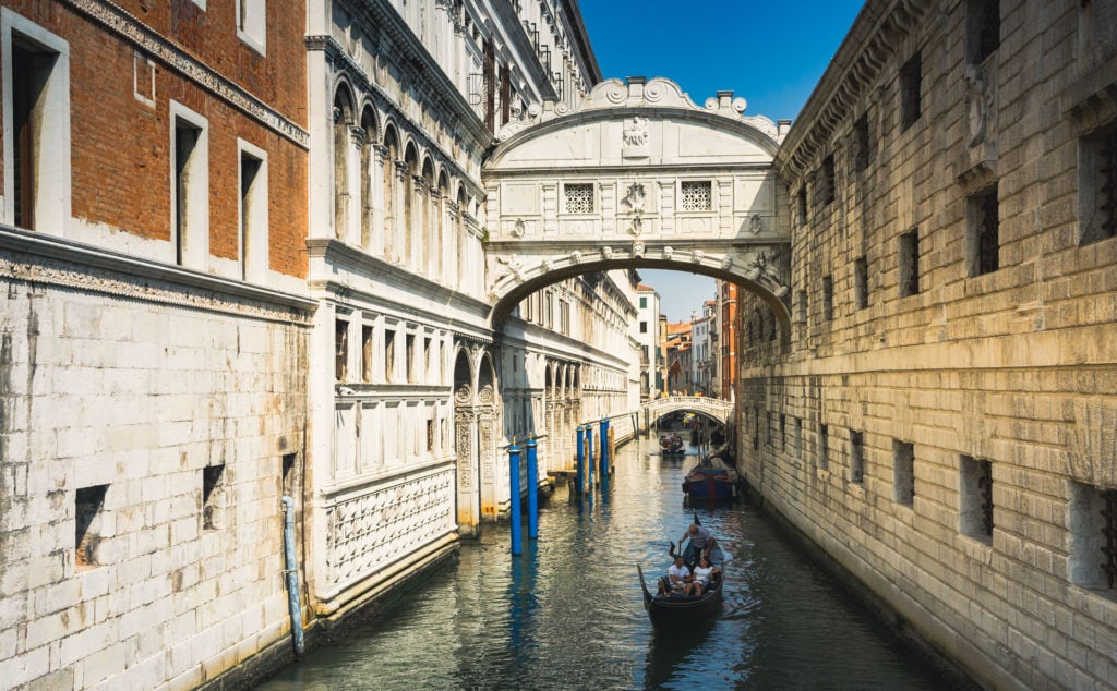 Ponte dei Sospiri v Benátkách
